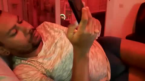 Snapshot of jamielonnas chatting on 10.10.25 Jamie Lonnas online show from 10.10.25