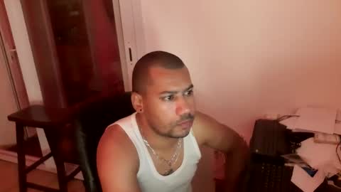 Snapshot of jamielonnas chatting on 10.15.25 Jamie Lonnas online show from 10.15.25