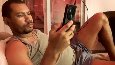 Snapshot of jamielonnas chatting on 10.24.25 Jamie Lonnas online show from 10.24.25