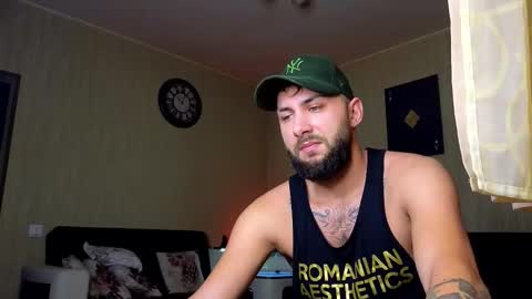 Snapshot of jamienoxus chatting on 10.04.25 Robbie online show from 10.04.25