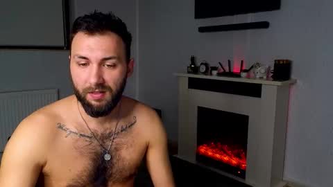 Snapshot of jamienoxus chatting on 11.15.25 Robbie online show from 11.15.25