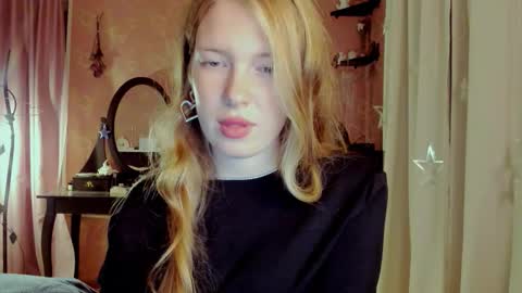 Snapshot of jane_and_star chatting on 10.08.25 Star online show from 10.08.25