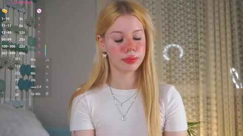 Snapshot of janecoxa chatting on 10.30.25 Jennifer online show from 10.30.25