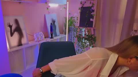 Snapshot of janewirtz chatting on 10.23.25 Hi Im Alice and here youll find something online show from 10.23.25