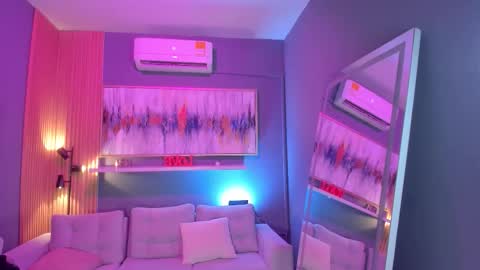 Janinne  online show from 03.26.26