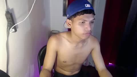 Snapshot of janlloyd04 chatting on 09.29.25 janlloyd04 online show from 09.29.25