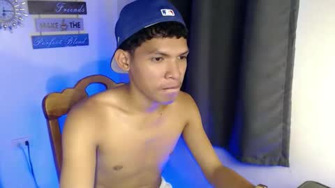 Snapshot of janlloyd04 chatting on 09.30.25 janlloyd04 online show from 09.30.25