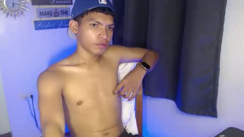 Snapshot of janlloyd04 chatting on 10.02.25 janlloyd04 online show from 10.02.25