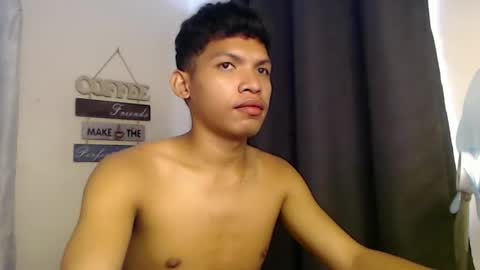 Snapshot of janlloyd04 chatting on 11.05.25 janlloyd04 online show from 11.05.25