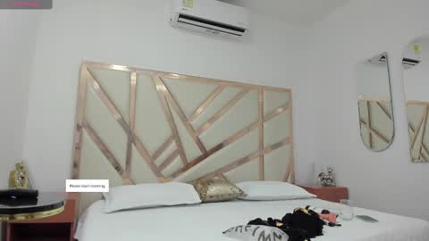 Snapshot of janna_foxx chatting on 10.12.25 Janna online show from 10.12.25