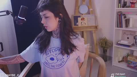 Snapshot of janne_maybe chatting on 01.07.25 jmaybe e online show from 01.07.25