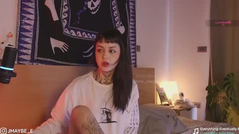 Snapshot of janne_maybe chatting on 01.13.25 jmaybe e online show from 01.13.25