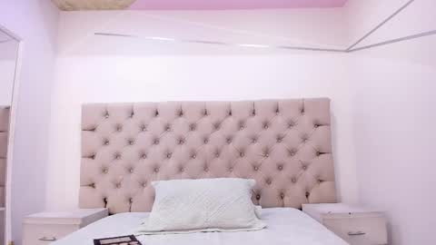 Janne  online show from 11.17.25