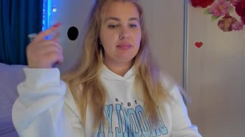 Snapshot of jansylines chatting on 09.26.25 JansyLines online show from 09.26.25