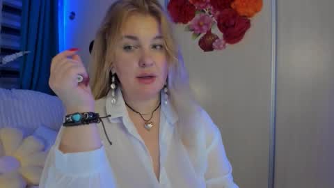 Snapshot of jansylines chatting on 10.12.25 JansyLines online show from 10.12.25