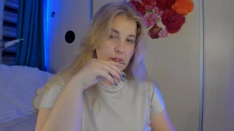 Snapshot of jansylines chatting on 10.14.25 JansyLines online show from 10.14.25