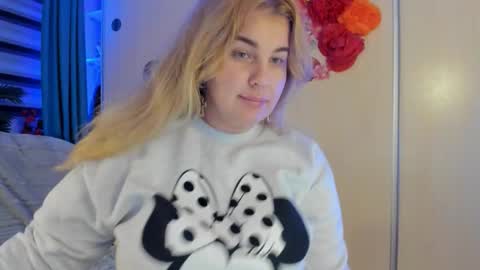 Snapshot of jansylines chatting on 10.28.25 JansyLines online show from 10.28.25