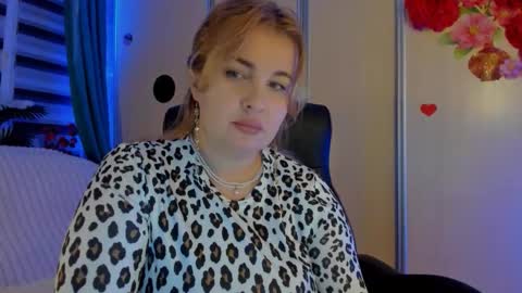 Snapshot of jansylines chatting on 11.05.25 JansyLines online show from 11.05.25