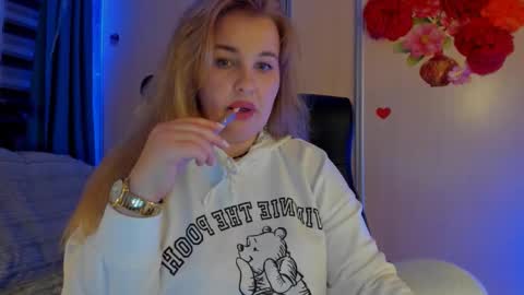 Snapshot of jansylines chatting on 11.12.25 JansyLines online show from 11.12.25