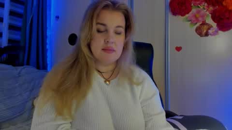 Snapshot of jansylines chatting on 11.13.25 JansyLines online show from 11.13.25