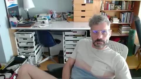 Snapshot of jareth_returns chatting on 09.21.25 jareth_returns online show from 09.21.25