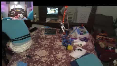Snapshot of jarjaxle chatting on 12.21.25 Savanah Taylor online show from 12.21.25