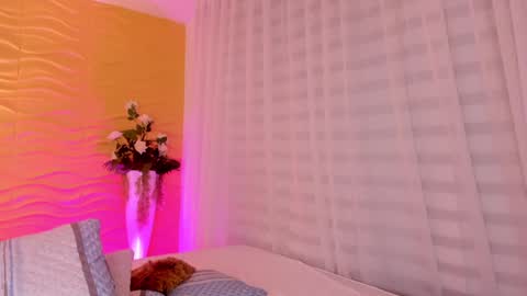 Jasmin Evans online show from 02.04.25