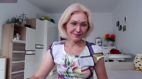 Snapshot of jasmin18v chatting on 10.12.25 Jasmin room for people 40 online show from 10.12.25