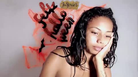 Snapshot of jasmin_brunette_ chatting on 10.10.25 Jasmin online show from 10.10.25