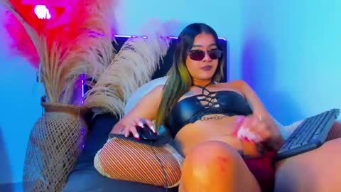 jasmin trans femboy ebony bigcock online show from 01.21.25