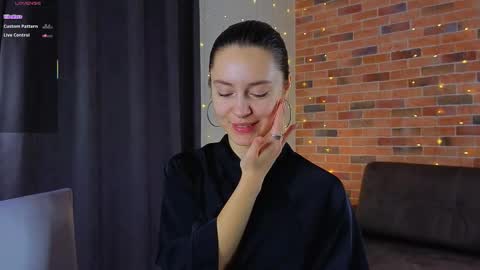 Chloe online show from 12.17.25