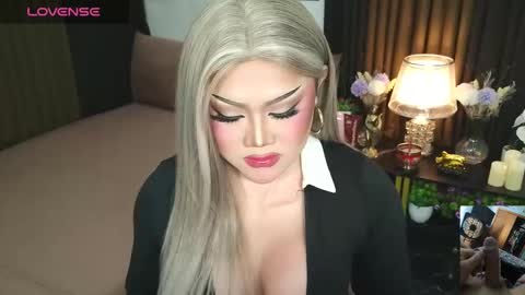 Jasmine Brandy online show from 09.29.25