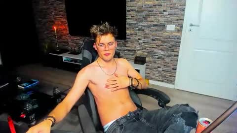 Snapshot of jason_marz chatting on 11.11.25 JasoN online show from 11.11.25