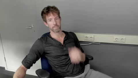 Snapshot of jasonberg29 chatting on 04.10.26 Jason online show from 04.10.26