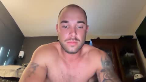 Snapshot of jasonm1997 chatting on 10.22.25 jasonm1997 online show from 10.22.25