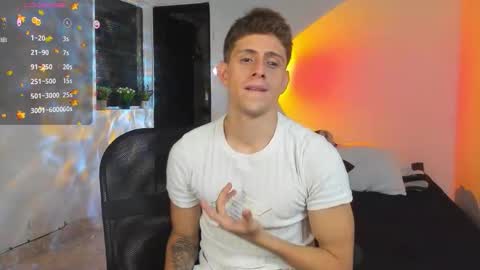 Snapshot of jasper__jones chatting on 10.27.25 JASPER JONES online show from 10.27.25