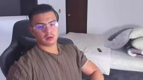 JBrooksXx online show from 01.13.25