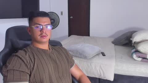 JBrooksXx online show from 01.14.25