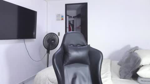 JBrooksXx online show from 01.24.25
