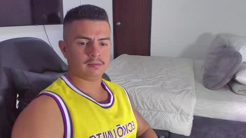 JBrooksXx online show from 02.05.25