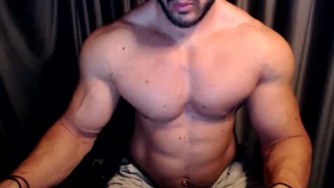 Snapshot of jasphermscl chatting on 11.01.25 JaspherMscl online show from 11.01.25