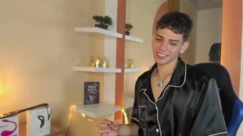 Snapshot of jasson_smit chatting on 10.01.25 J A S S O N online show from 10.01.25