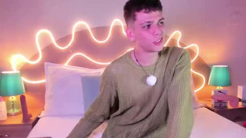 Snapshot of jasson_smit chatting on 10.04.25 J A S S O N online show from 10.04.25