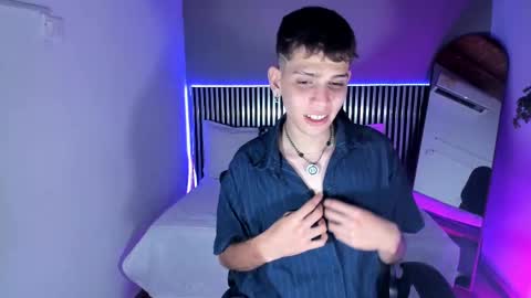 Snapshot of jasson_smit chatting on 11.08.25 J A S S O N online show from 11.08.25