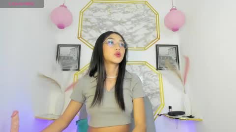 Snapshot of jaulyn_18 chatting on 05.26.26 Jaulyn online show from 05.26.26