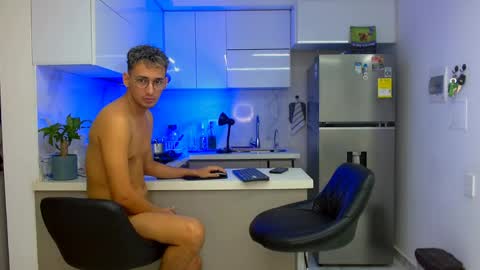 Snapshot of javier288038 chatting on 04.15.26 javier288038 online show from 04.15.26