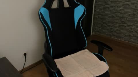 JaxonHunk online show from 10.10.25