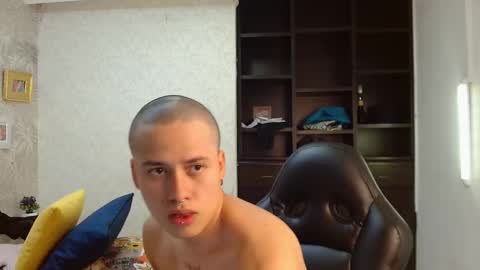 Snapshot of jayce_andvictor chatting on 12.11.24 JAYCE VICTOR online show from 12.11.24