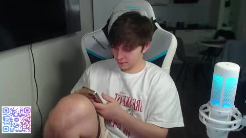 Snapshot of jayce_icestone chatting on 05.06.26 Jayce online show from 05.06.26