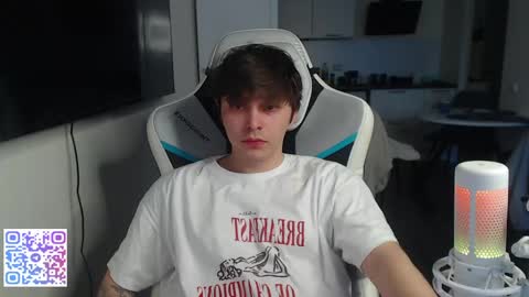 Snapshot of jayce_icestone chatting on 05.16.26 Jayce online show from 05.16.26